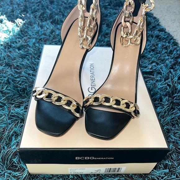 Brand New BCBGeneration Chain sandal. ๐ค๐ - Picture 2 of 6